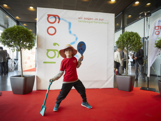 Zahlreiche Personen sagen mit ihrem Foto JA zur Landesgartenschaubewerbung. Foto: Michael Bode Fotoaktion zur Landesgartenschaubewerbung Offenburgs